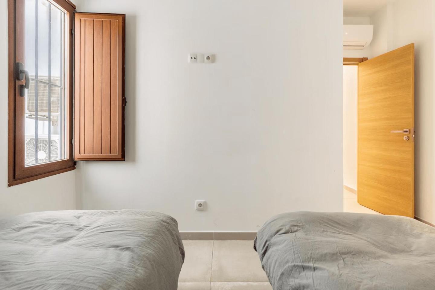 Ferienwohnung Vivienda Junto A Ruzafa - 12 Pax Y Mas Valencia Exterior foto